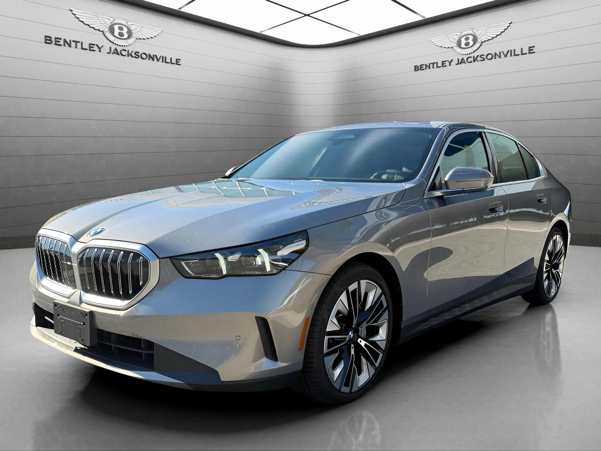 Used 2024 BMW 530i xDrive w/ Premium Package image 12