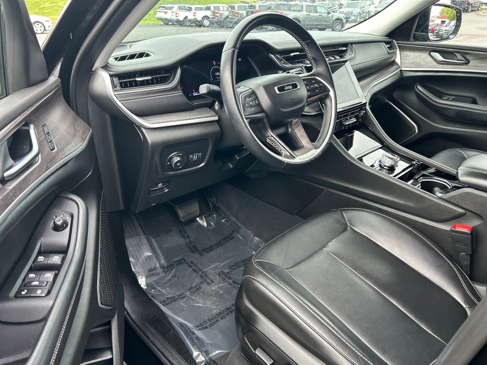 Used 2022 Jeep Grand Cherokee L Limited AWD/4WD image 5