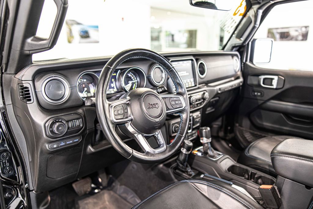 Used 2021 Jeep Wrangler Unlimited Rubicon 4xe w/ Steel Bumper Group AWD/4WD image 18