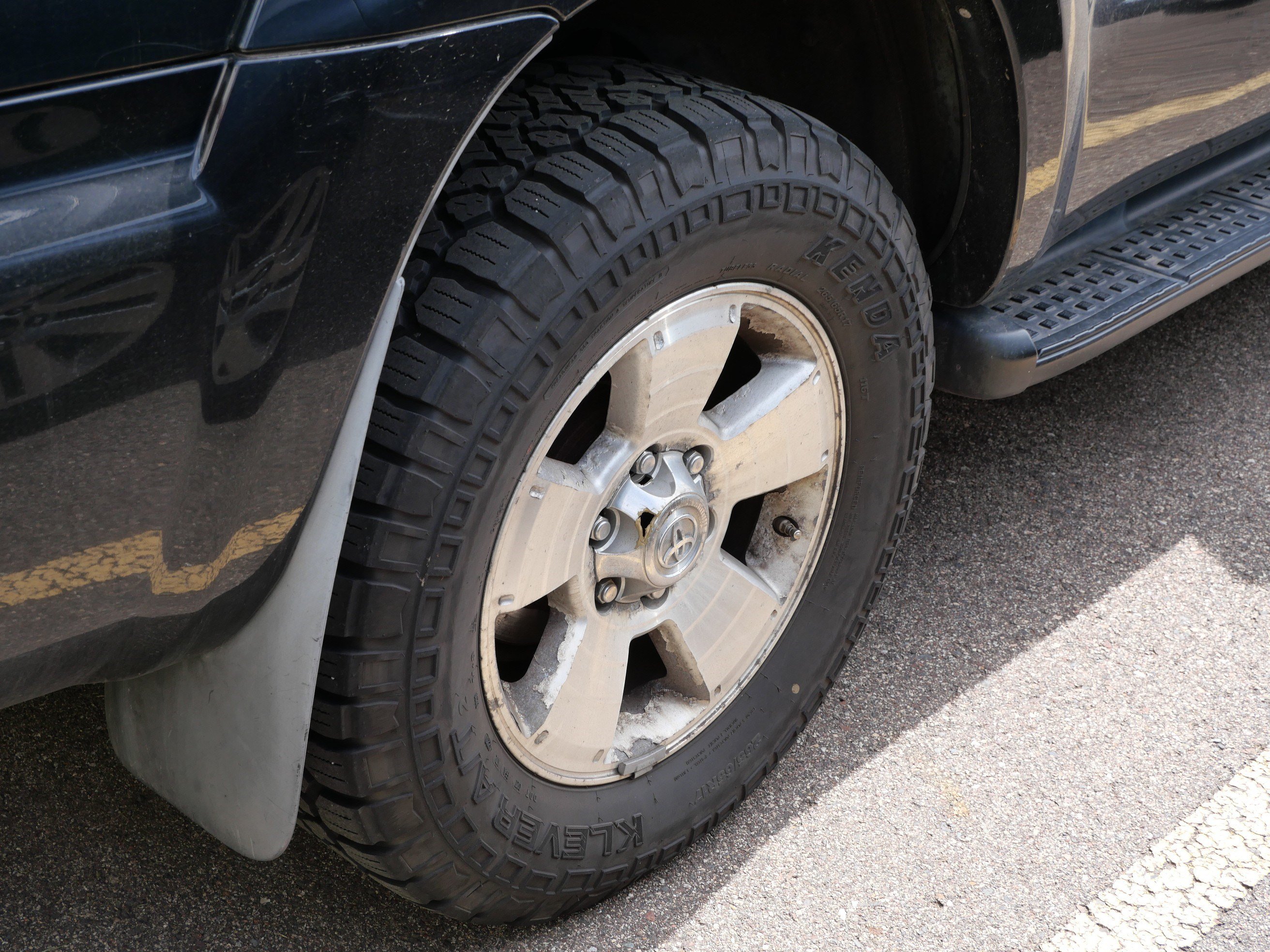 Used 2007 Toyota 4Runner SR5 AWD/4WD image 8