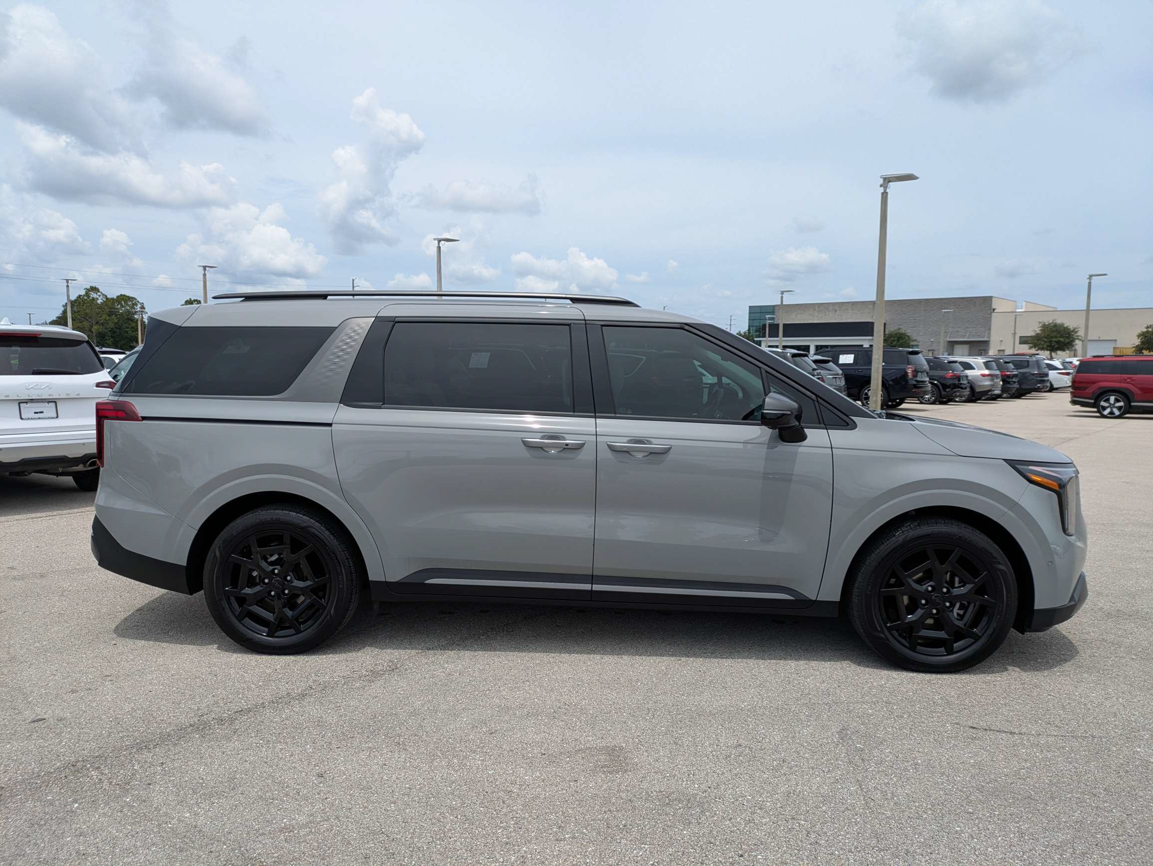 Certified 2026 Kia Carnival SX Prestige FWD image 4