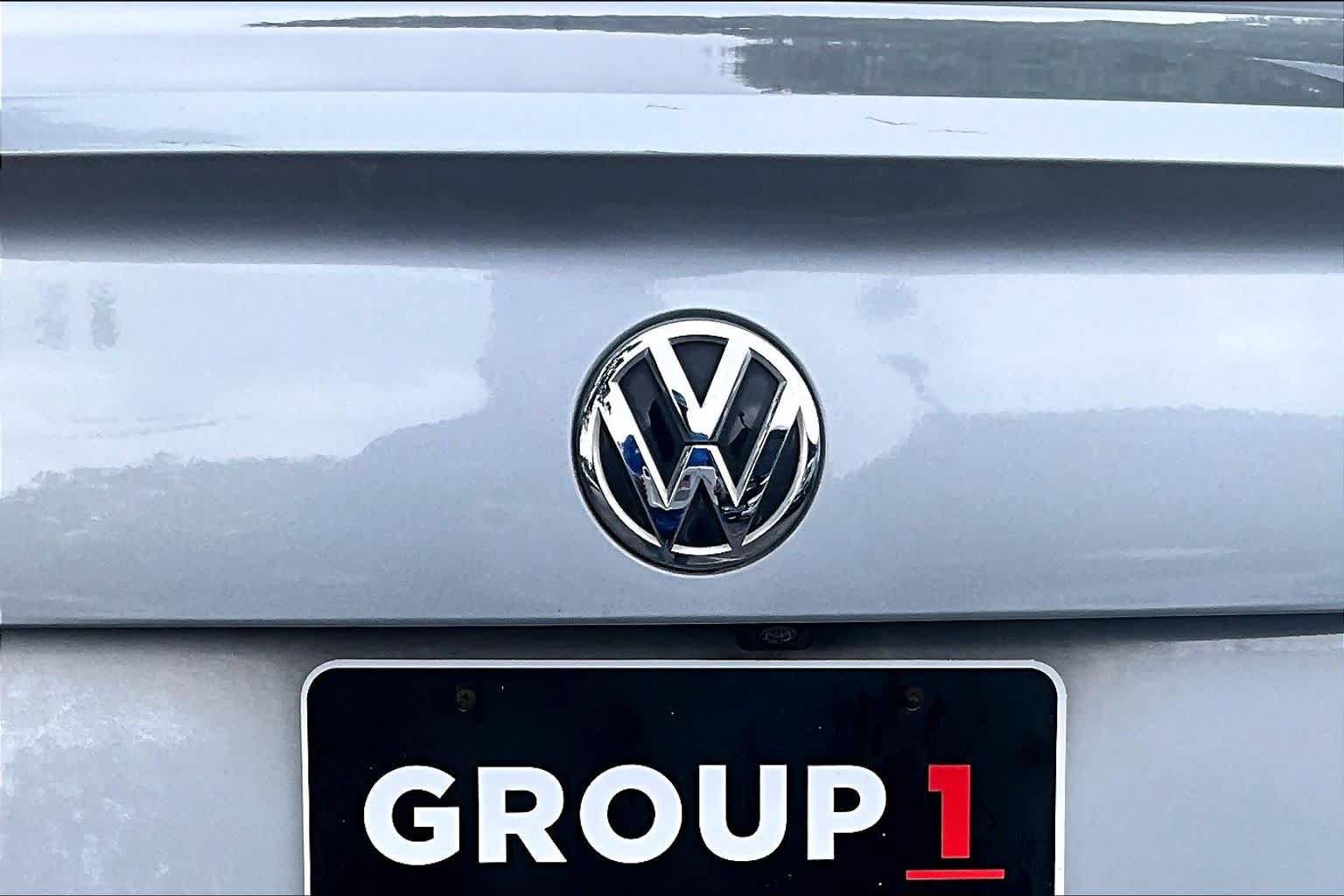 Used 2019 Volkswagen Jetta R-Line w/ R-Line Cold Weather Package FWD image 33