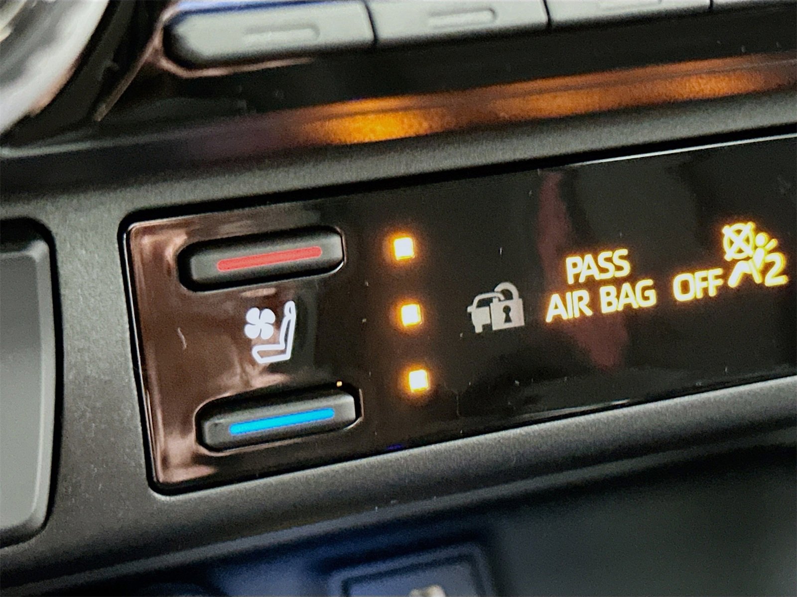 Certified 2025 Toyota RAV4 XSE image 21