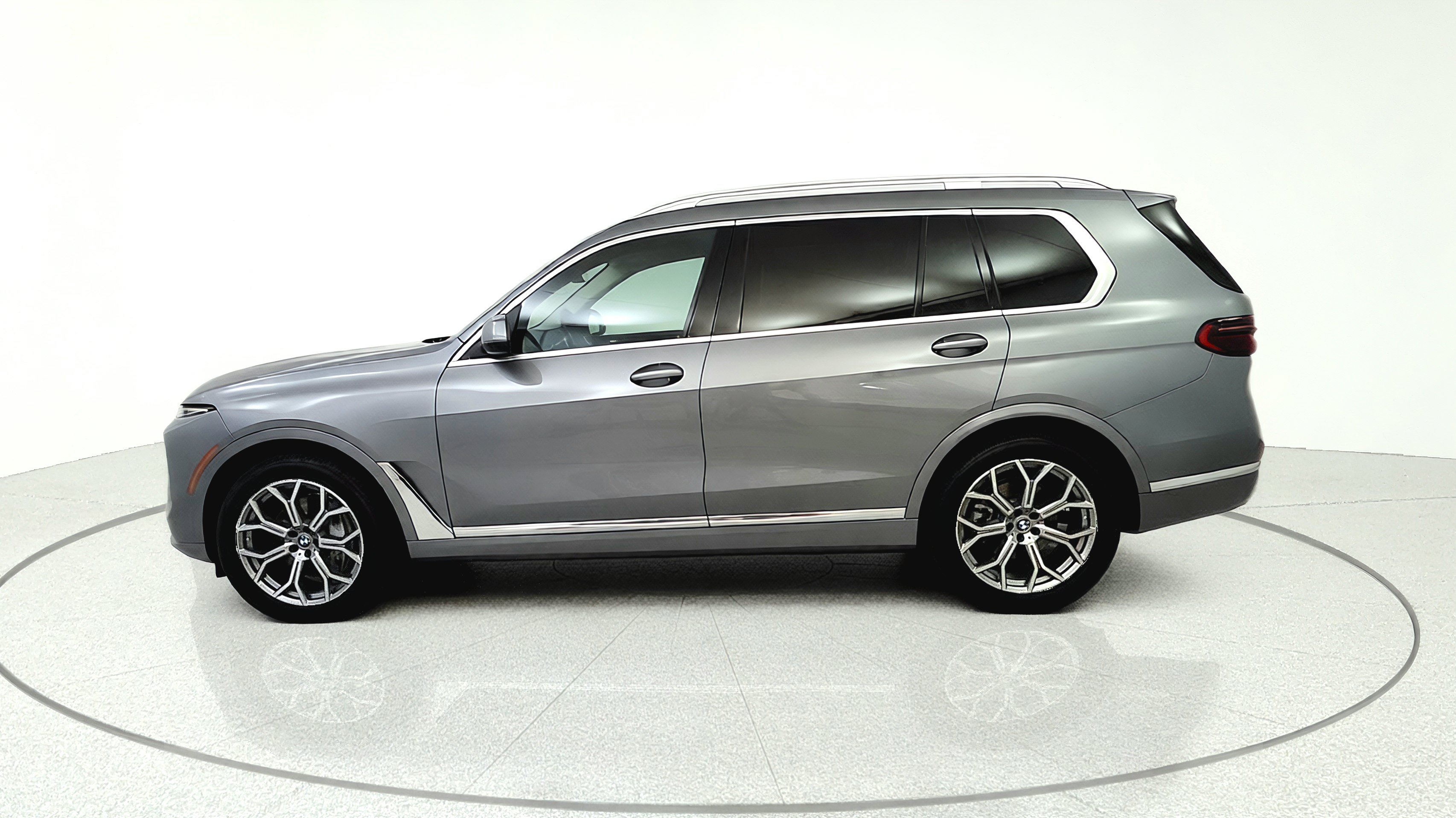 Used 2025 BMW X7 xDrive40i AWD/4WD image 4