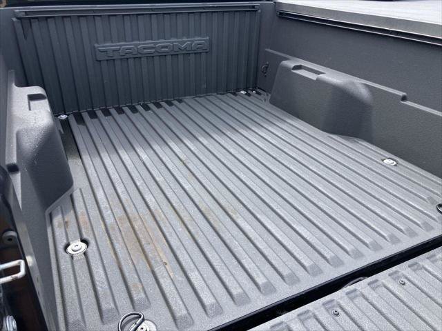 Certified 2024 Toyota Tacoma SR5 AWD/4WD image 25
