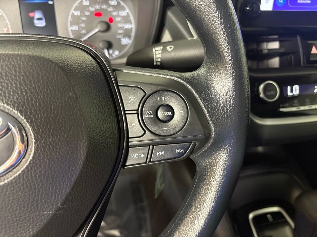 Used 2025 Toyota Corolla LE FWD image 19
