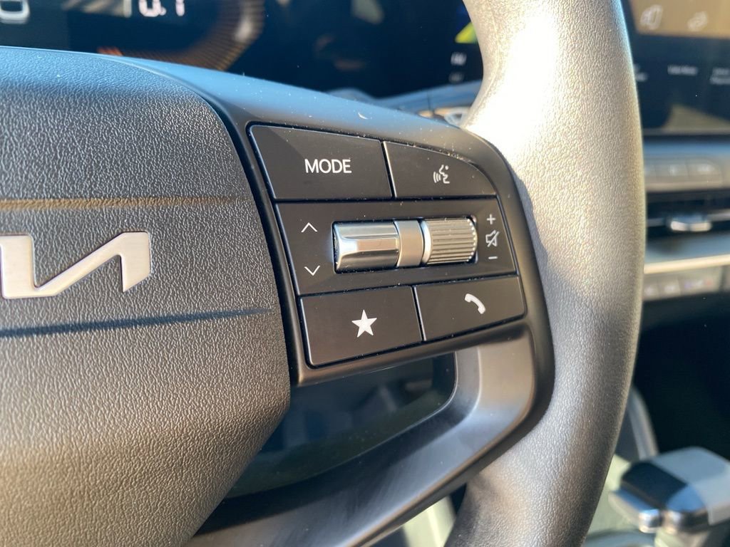 Certified 2025 Kia K4 FWD image 25
