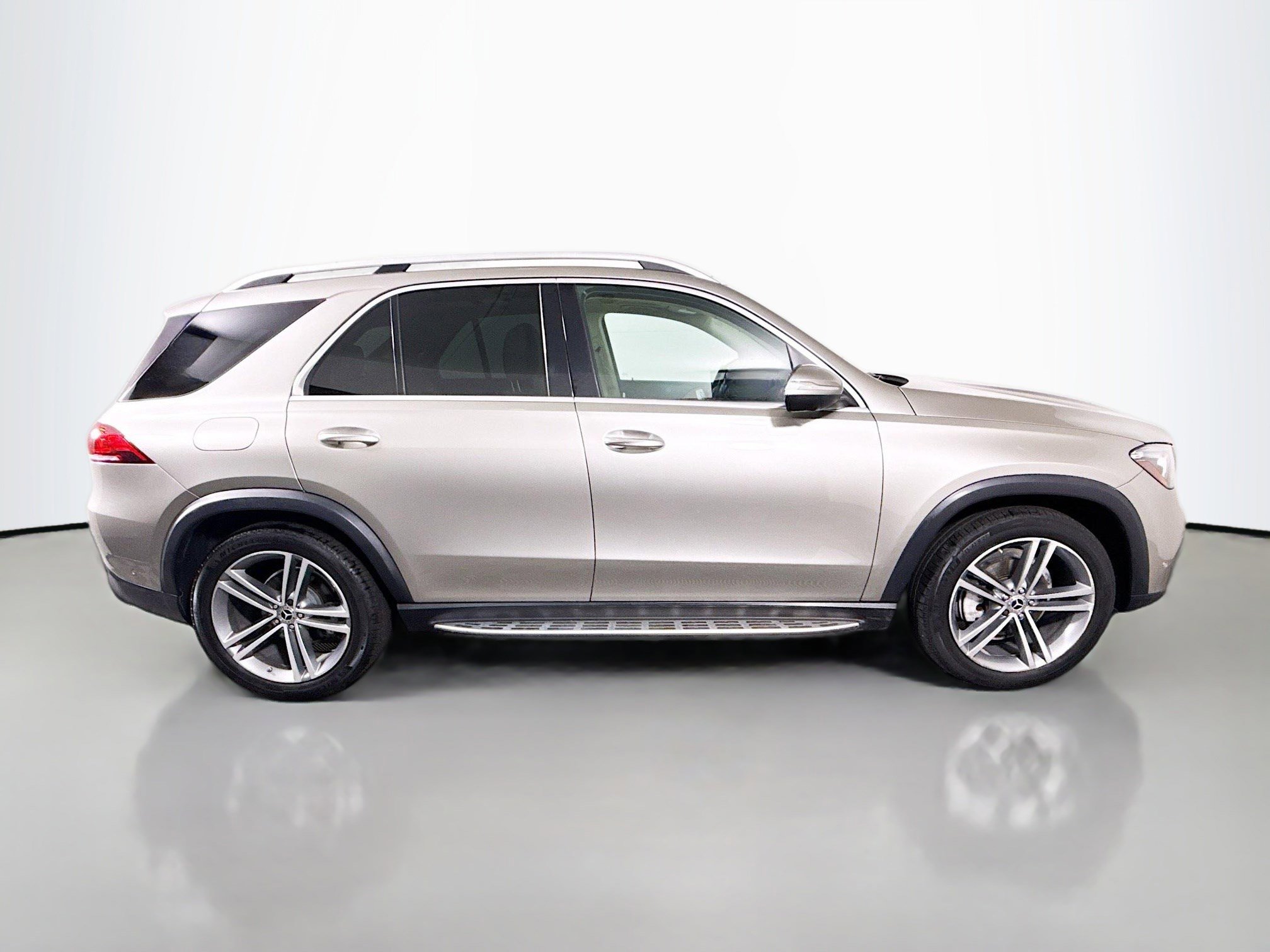 Used 2021 Mercedes-Benz GLE 350 w/ Premium Package image 11