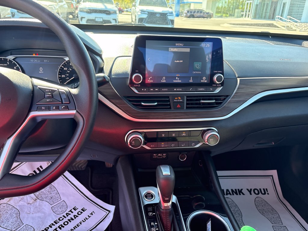 Used 2024 Nissan Altima 2.5 SV FWD image 15