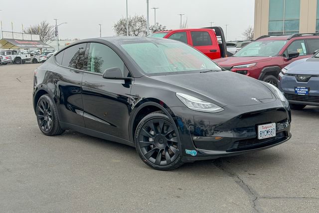 Used 2021 Tesla Model Y Long Range video 2