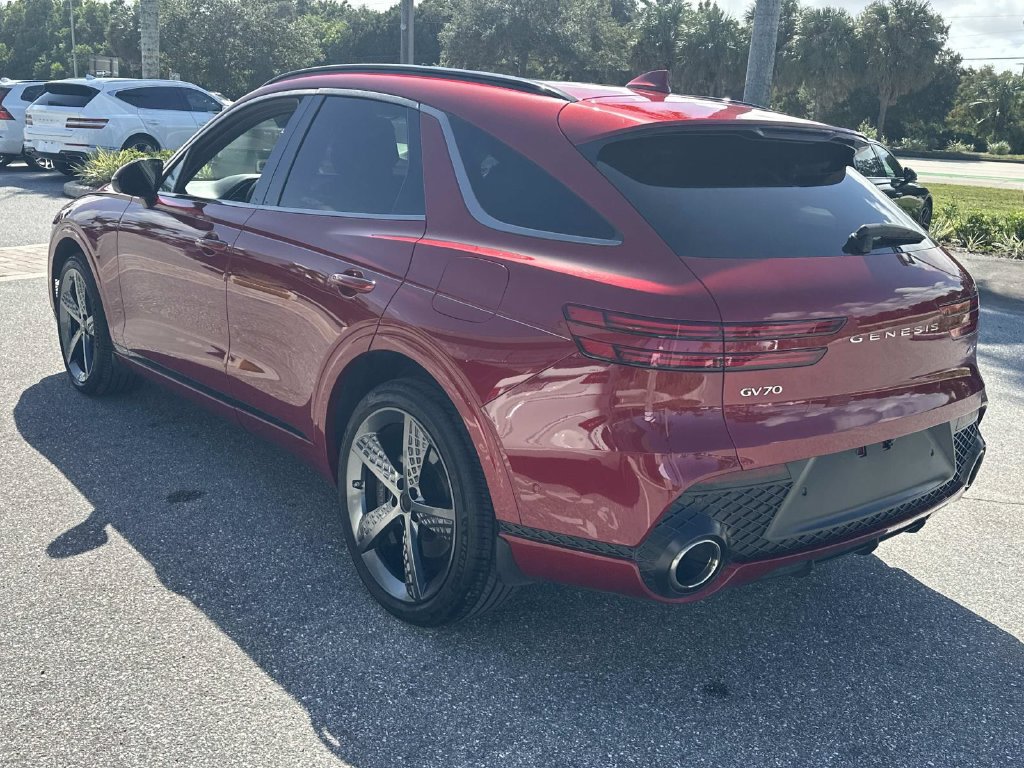 Certified 2023 Genesis GV70 2.5T w/ Sport Prestige Package AWD/4WD image 9