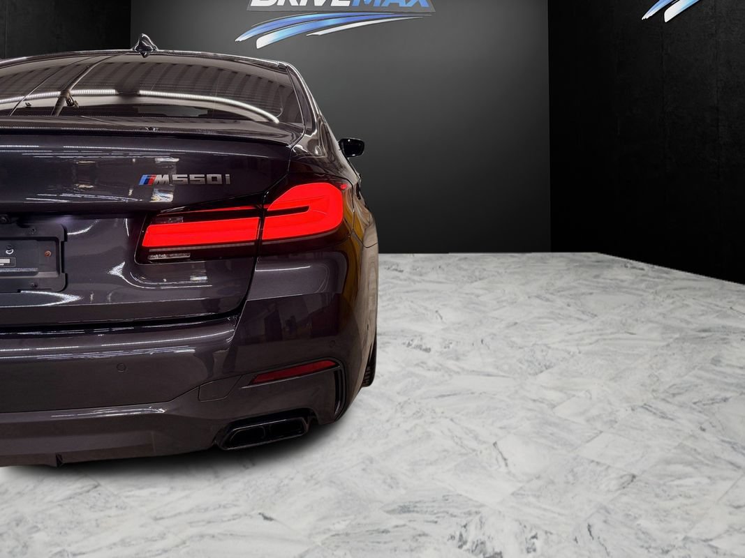 Used 2022 BMW M550i xDrive w/ Executive Package AWD/4WD image 10