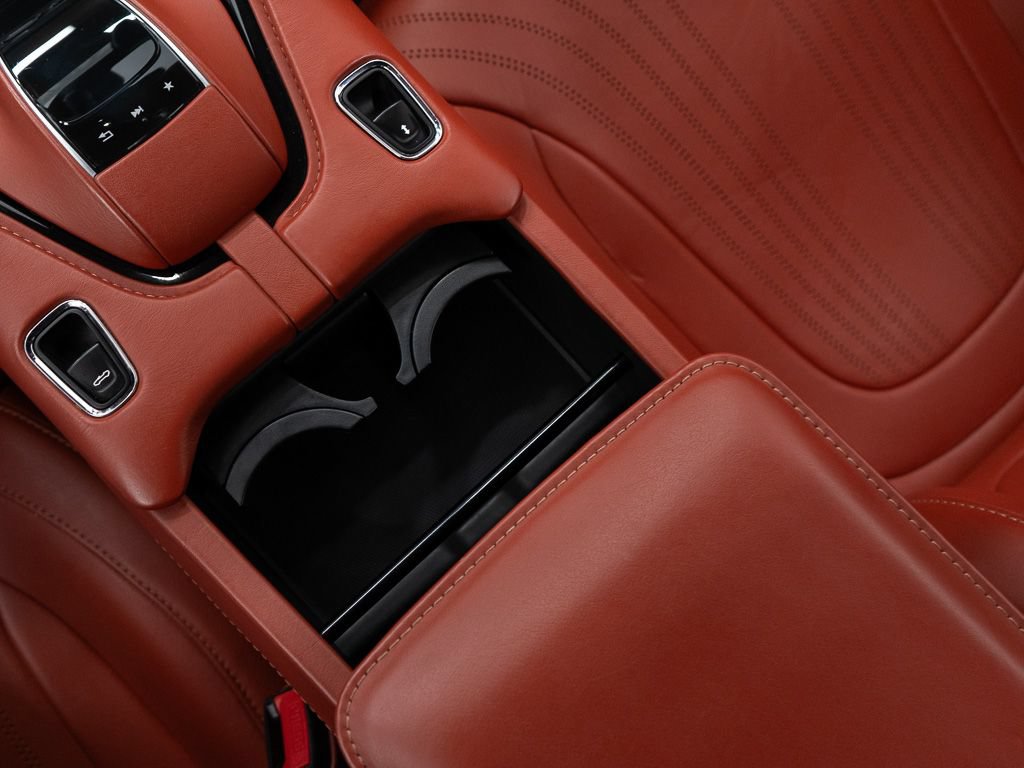 Used 2021 Aston Martin DB11 Volante RWD image 36