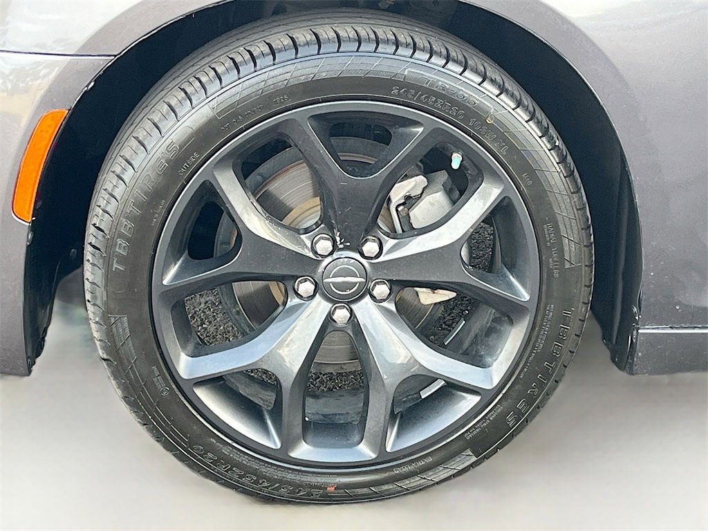 Used 2022 Chrysler 300 Touring w/ Sport Appearance Package image 29