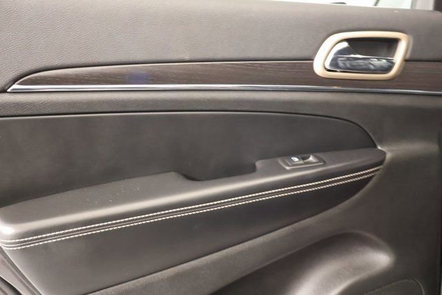 Used 2014 Jeep Grand Cherokee Limited w/ Trailer Tow Group IV image 31