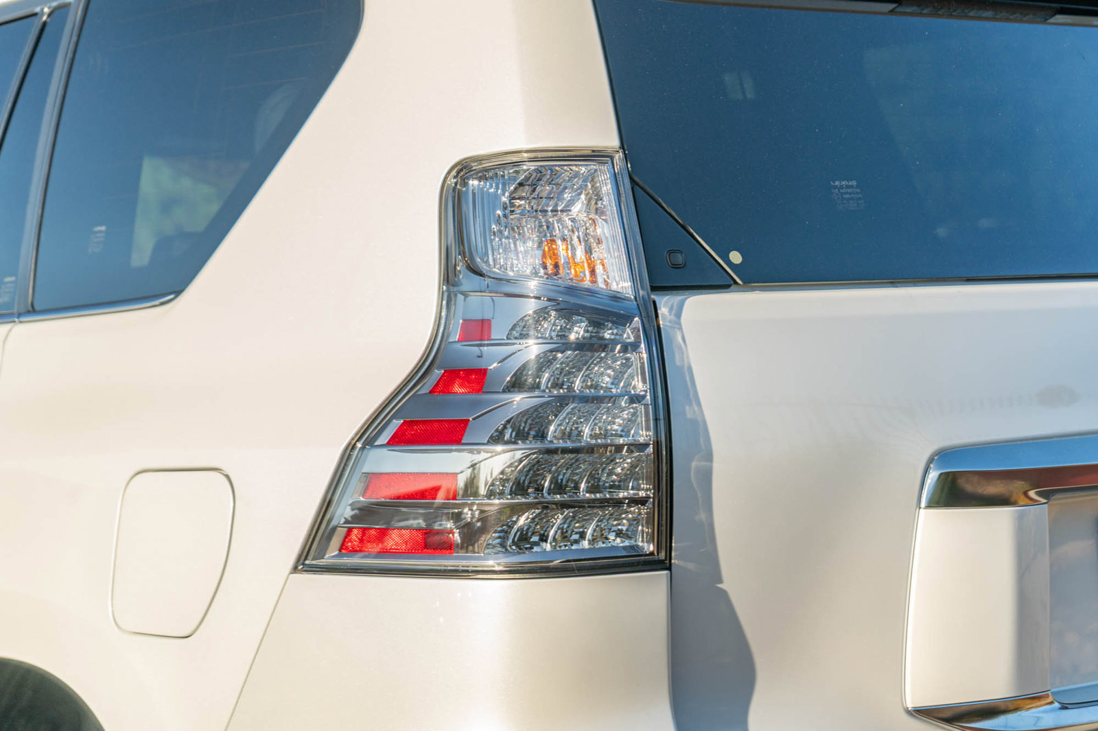 Used 2023 Lexus GX 460 Premium w/ Premium Package AWD/4WD image 7