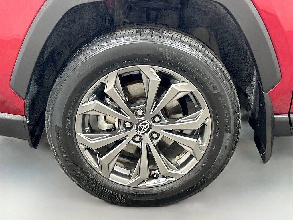 Used 2024 Toyota RAV4 XLE Premium AWD/4WD image 28
