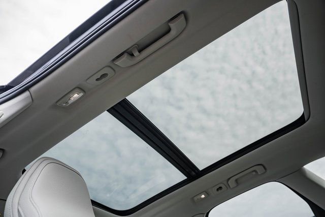 Used 2023 Volvo XC60 B5 Plus w/ Climate Package image 34