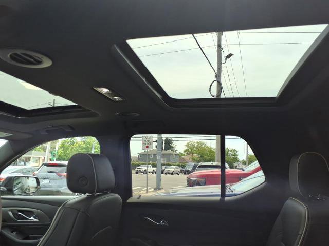 Used 2023 Chevrolet Traverse Premier w/ Redline Edition AWD/4WD image 16