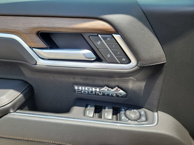 Certified 2025 Chevrolet Silverado 1500 High Country w/ High Country Premium Package AWD/4WD image 25