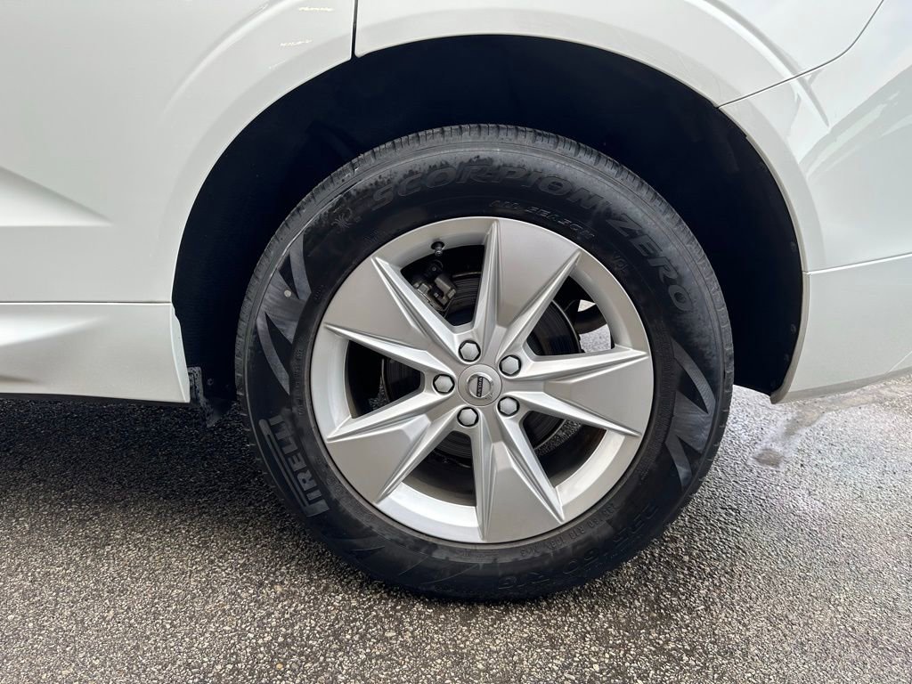 Used 2022 Volvo XC60 B5 Momentum image 8