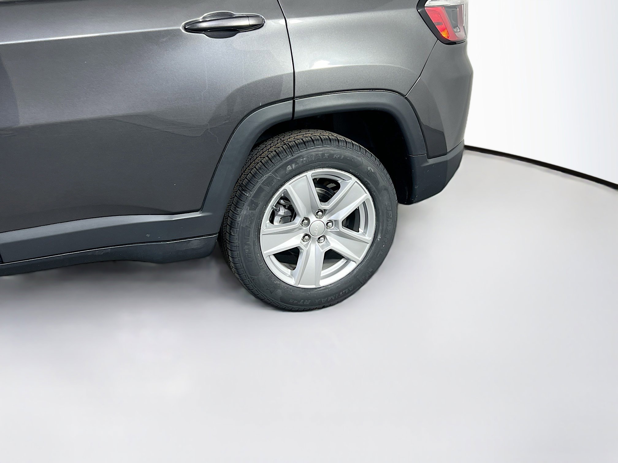 Used 2022 Jeep Compass Latitude w/ Convenience Group image 28