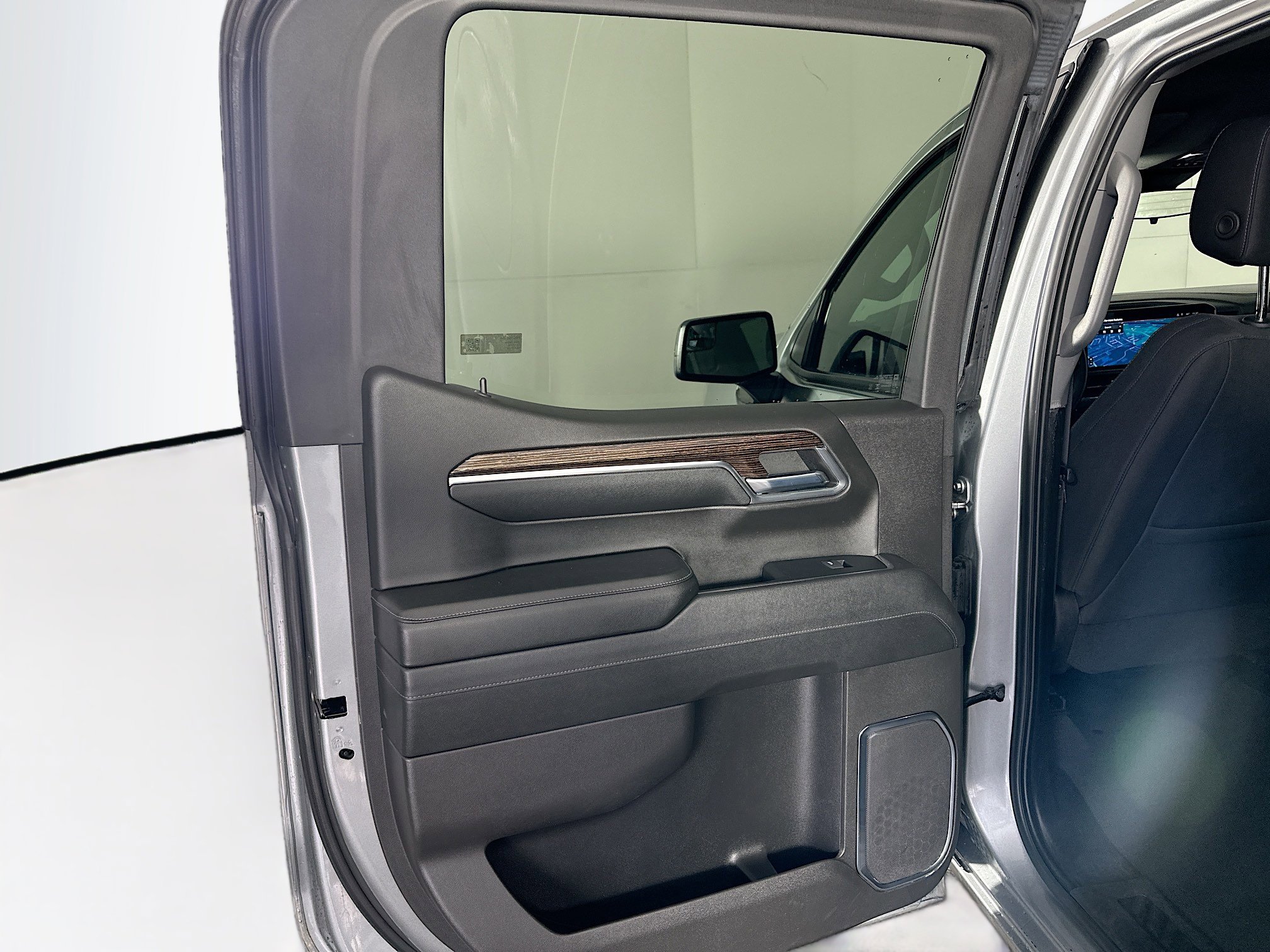 Used 2024 GMC Sierra 1500 Elevation image 25