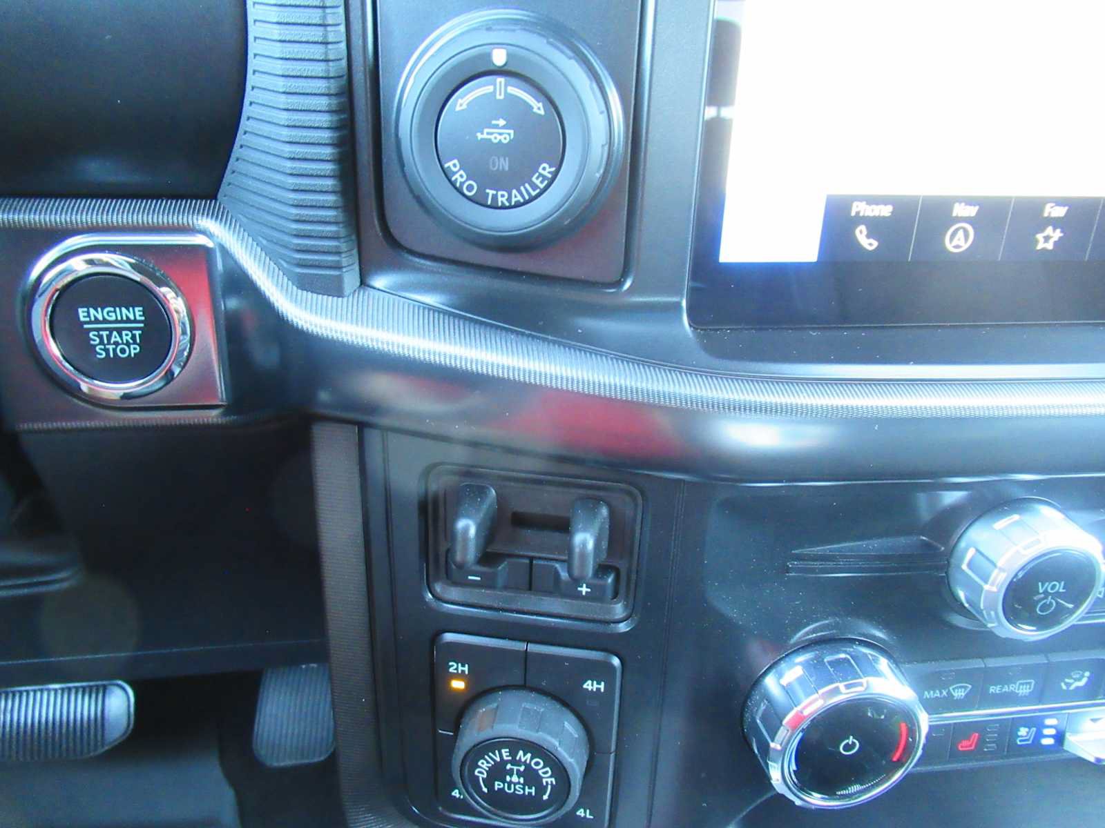 Used 2025 Ford F150 Platinum w/ Equipment Group 702A High AWD/4WD image 30