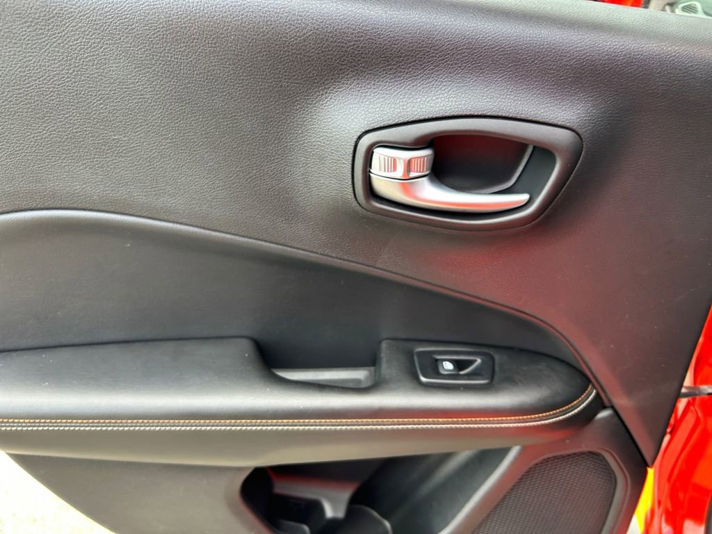 Used 2018 Jeep Compass Sport image 17