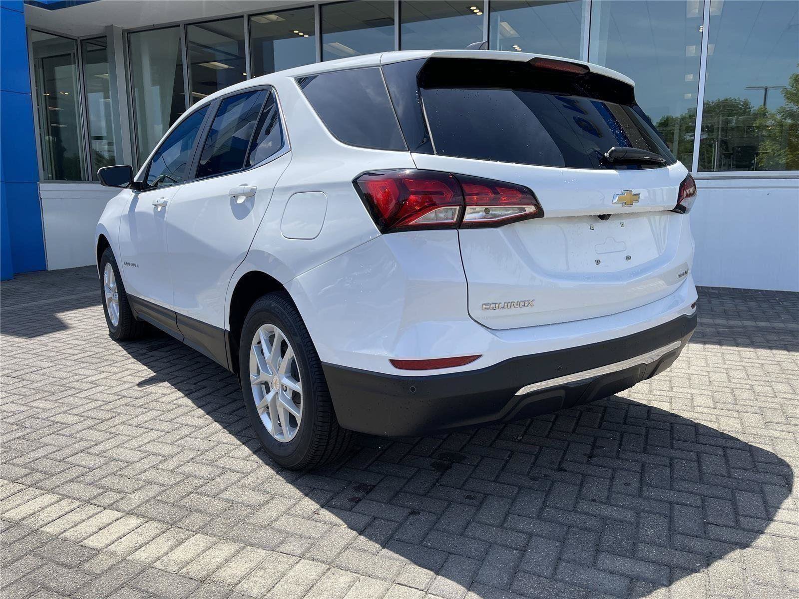 Used 2023 Chevrolet Equinox LT AWD/4WD image 3