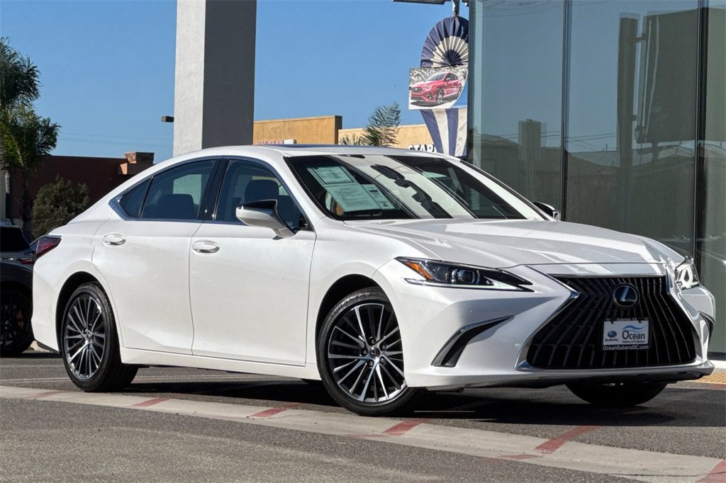 Used 2023 Lexus ES 350 w/ Premium Package image 2