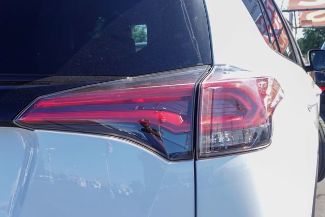 Certified 2018 Toyota RAV4 SE w/ Power Extra Value Package AWD/4WD image 9