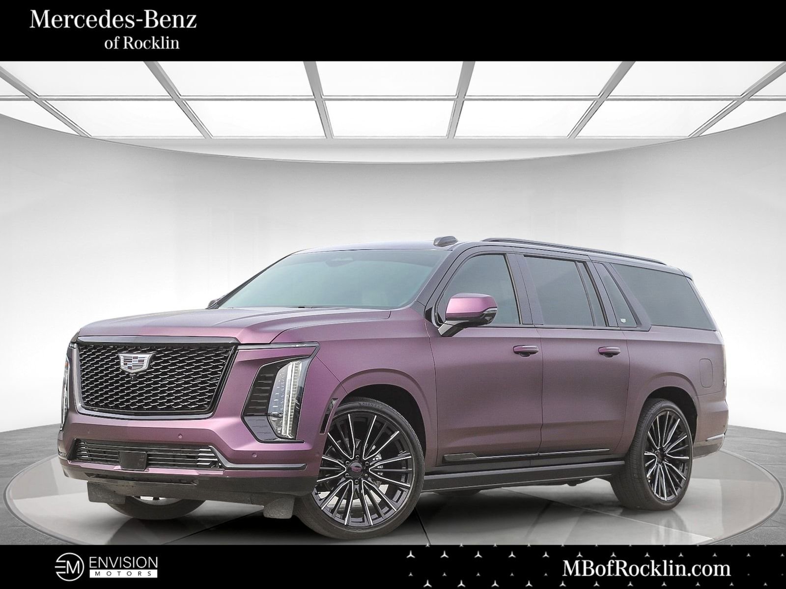 Used 2025 Cadillac Escalade ESV Sport Platinum AWD/4WD image 1