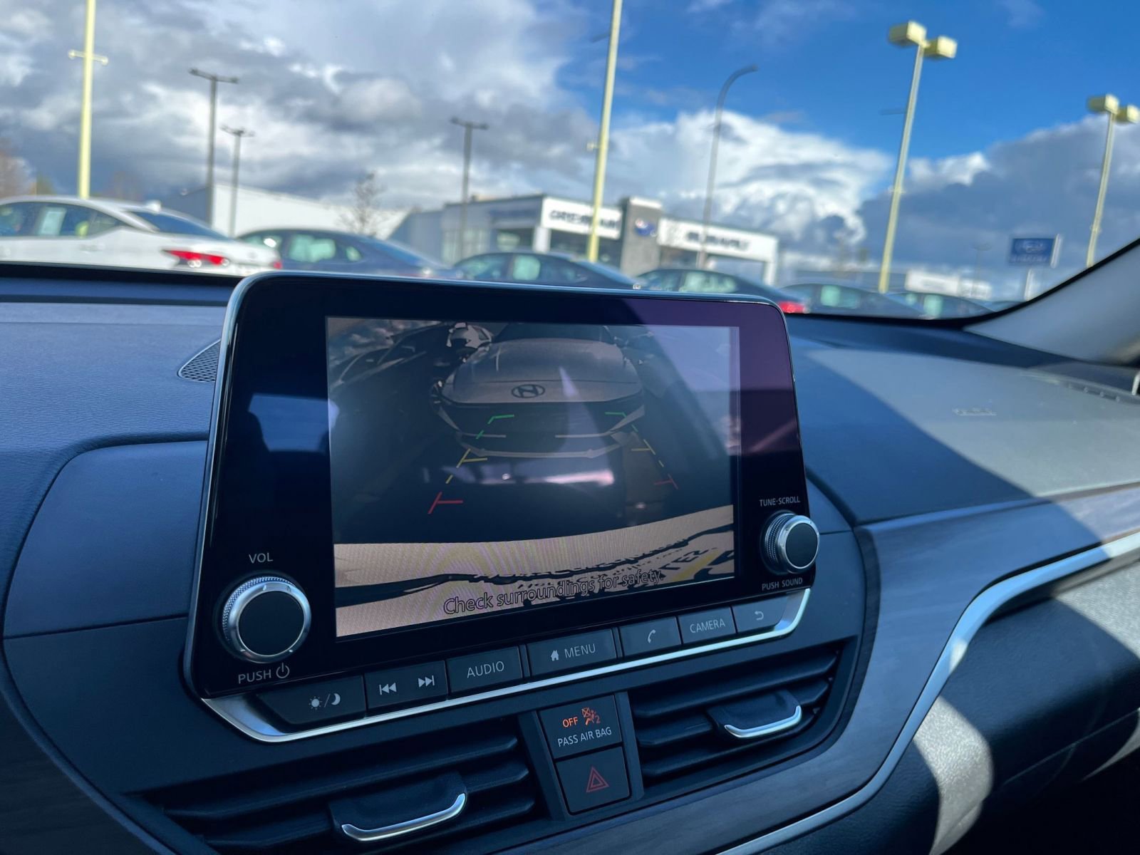 Used 2025 Nissan Altima 2.5 SV FWD image 23