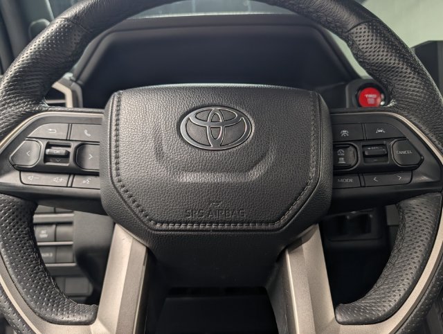 Used 2025 Toyota Tacoma TRD Off-Road AWD/4WD image 16