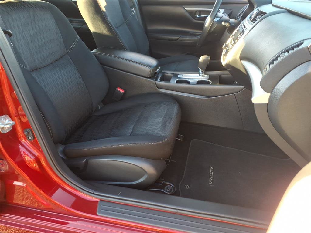 Used 2017 Nissan Altima 2.5 SV image 11