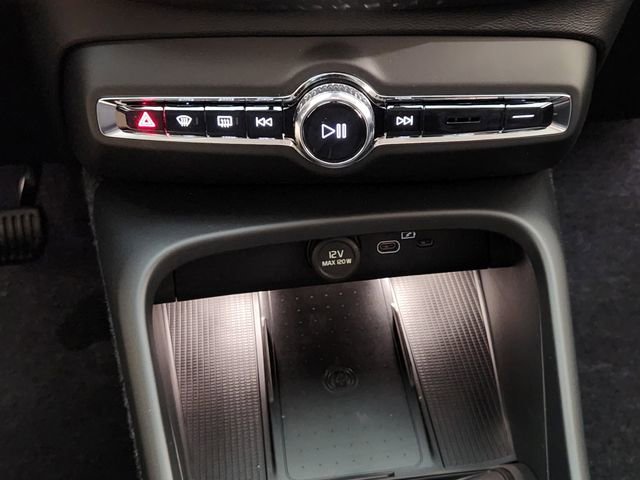 New 2026 Volvo XC40 B5 Core image 19