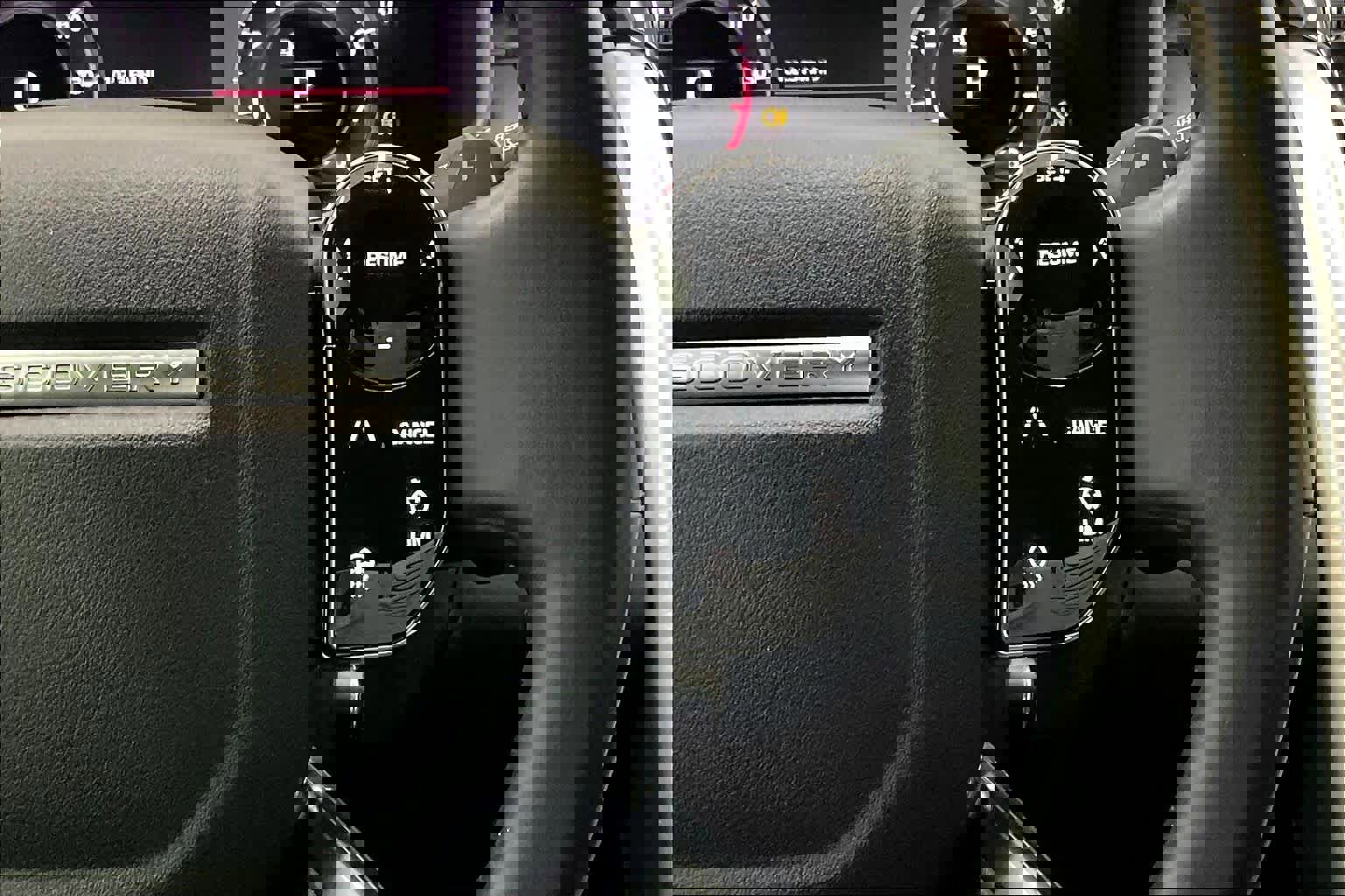 Used 2020 Land Rover Discovery HSE image 23