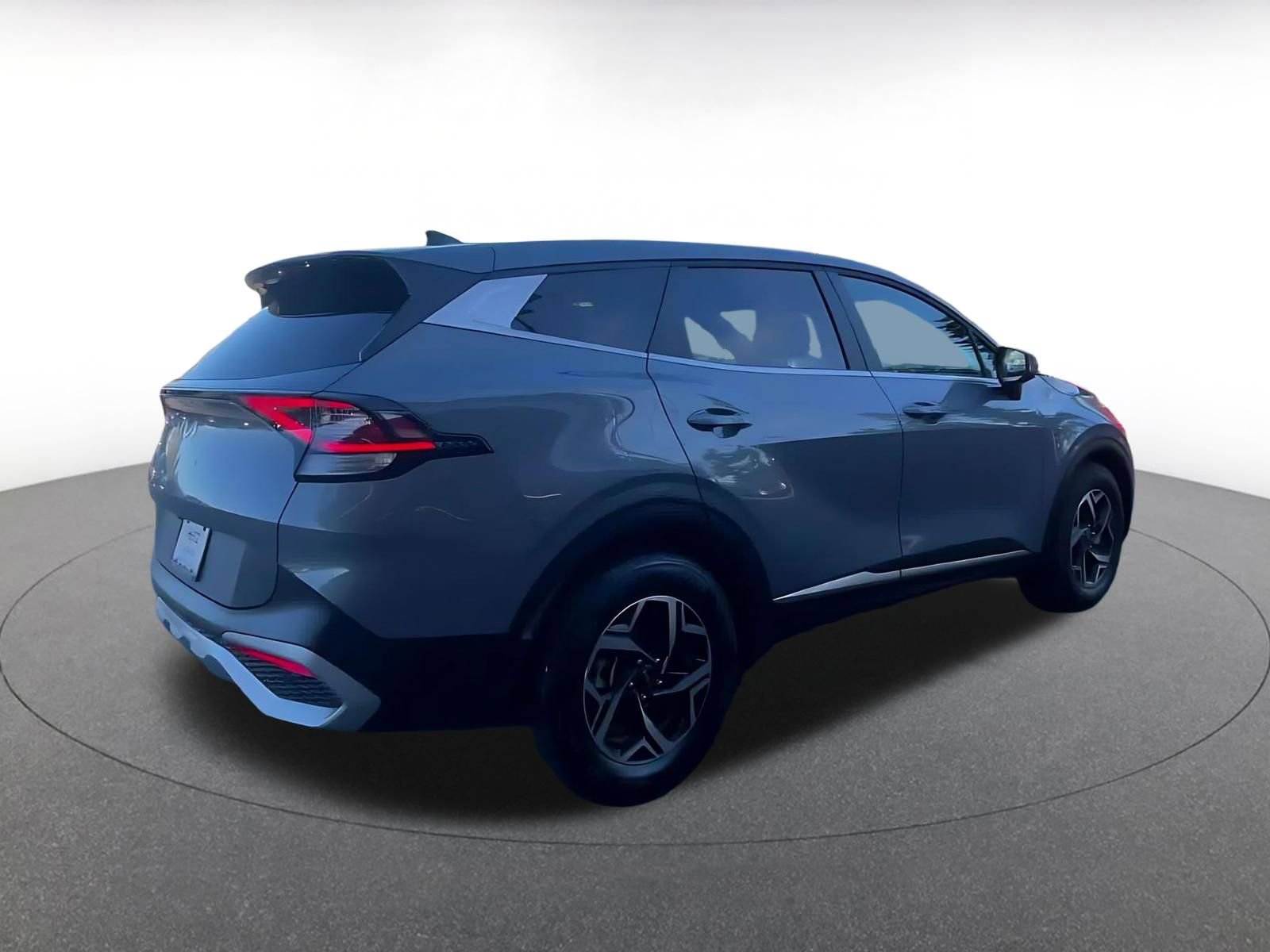 Used 2025 Kia Sportage LX image 15