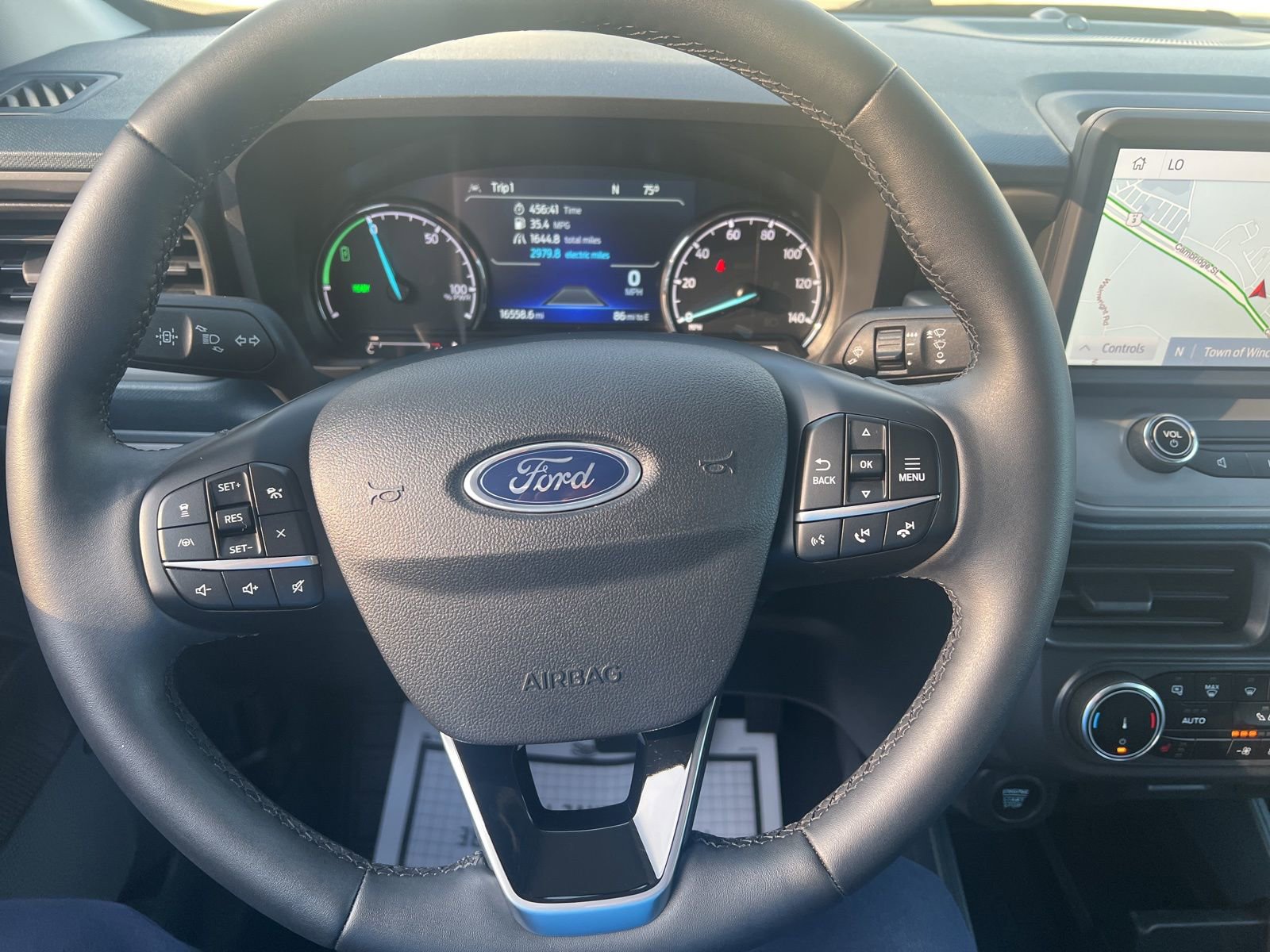 Used 2024 Ford Maverick Lariat w/ Black Appearance Package image 19