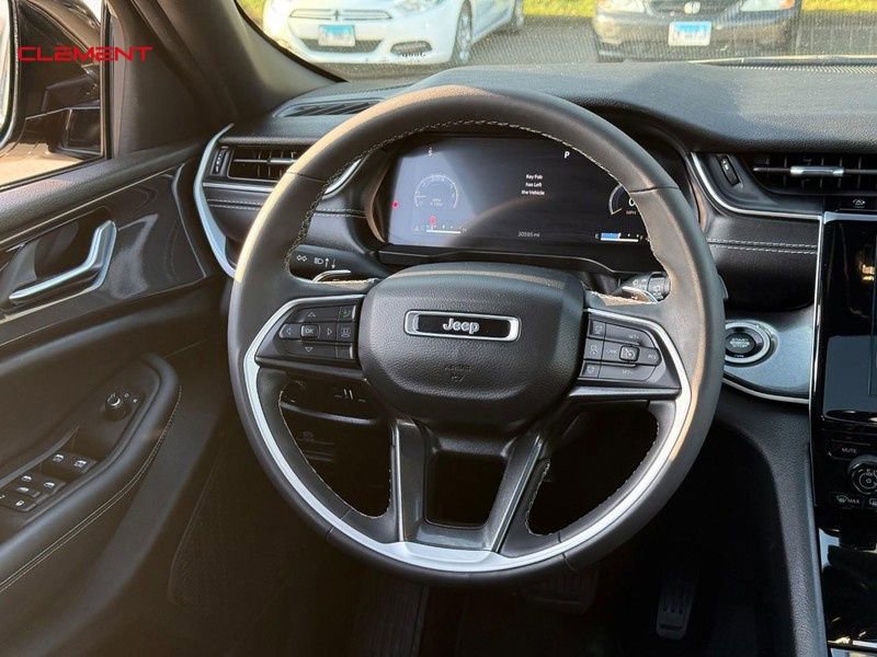 Used 2023 Jeep Grand Cherokee L Laredo AWD/4WD image 16