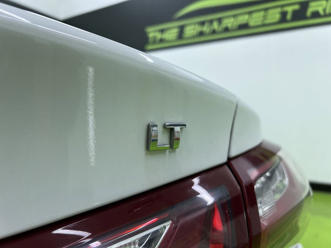 Used 2020 Chevrolet Malibu LT FWD image 14