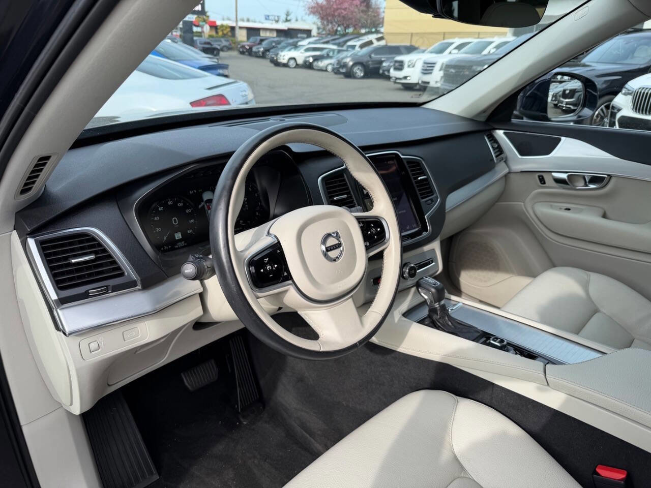Used 2016 Volvo XC90 T5 Momentum AWD/4WD image 44