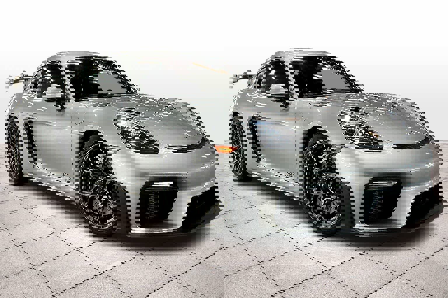 Used 2025 Porsche 718 Cayman GT4 RS image 2