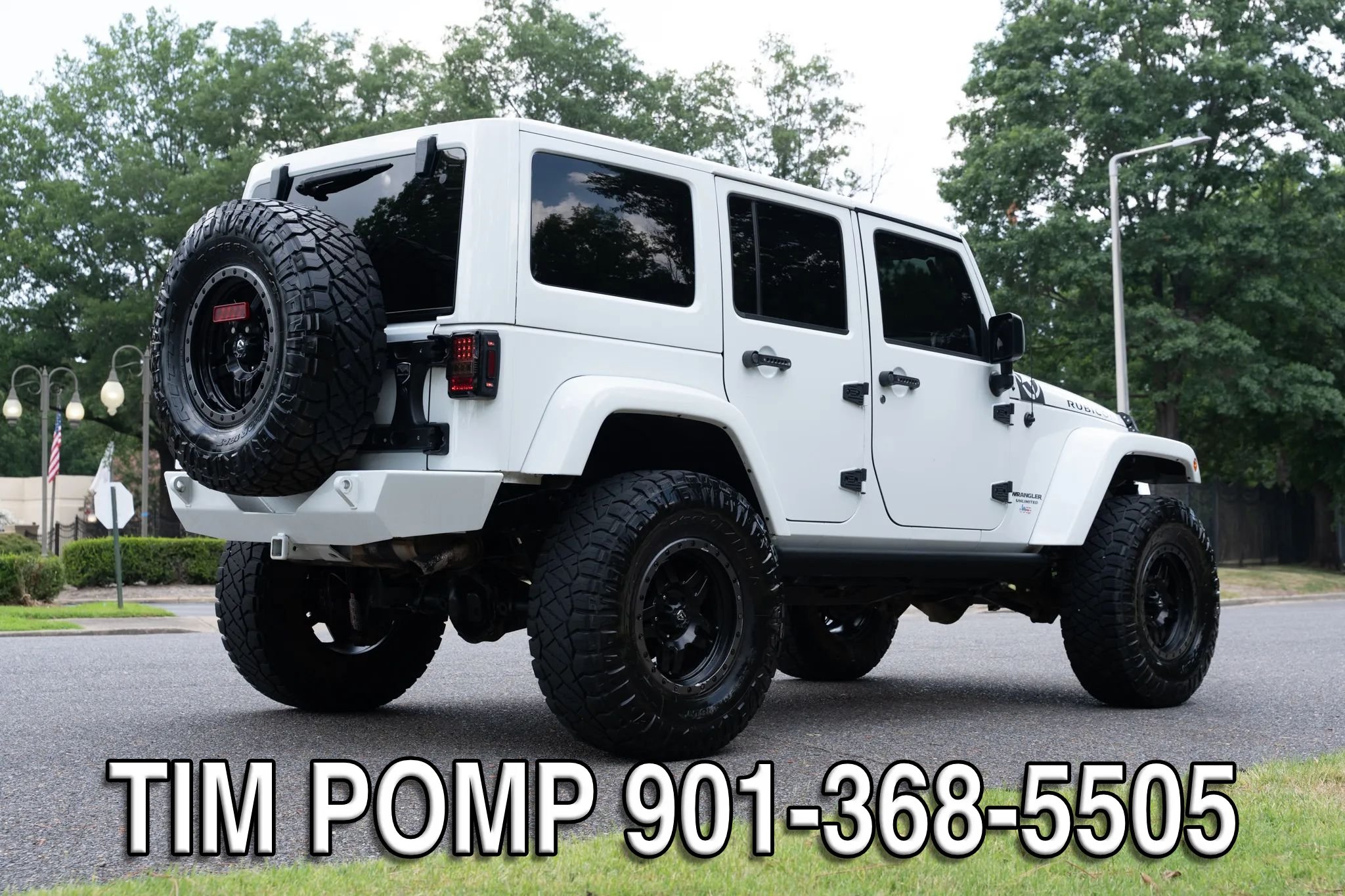 Used 2016 Jeep Wrangler Unlimited Rubicon w/ Connectivity Group AWD/4WD image 5