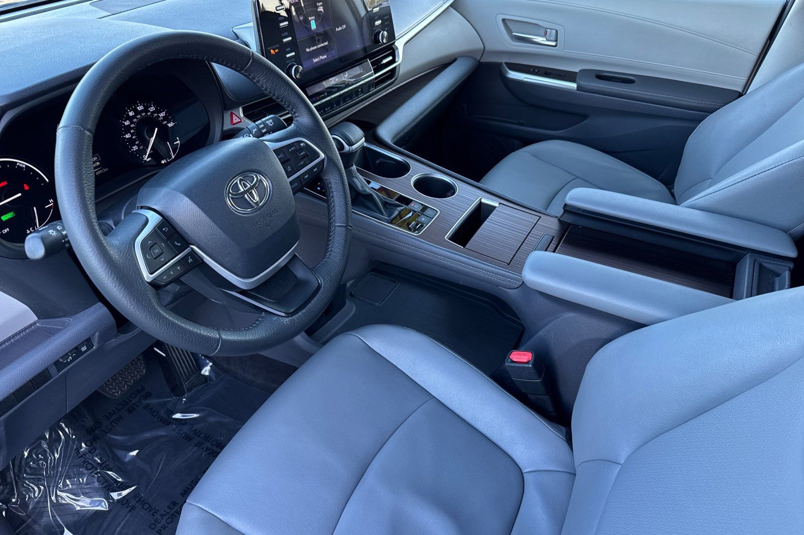 Certified 2023 Toyota Sienna XLE image 12