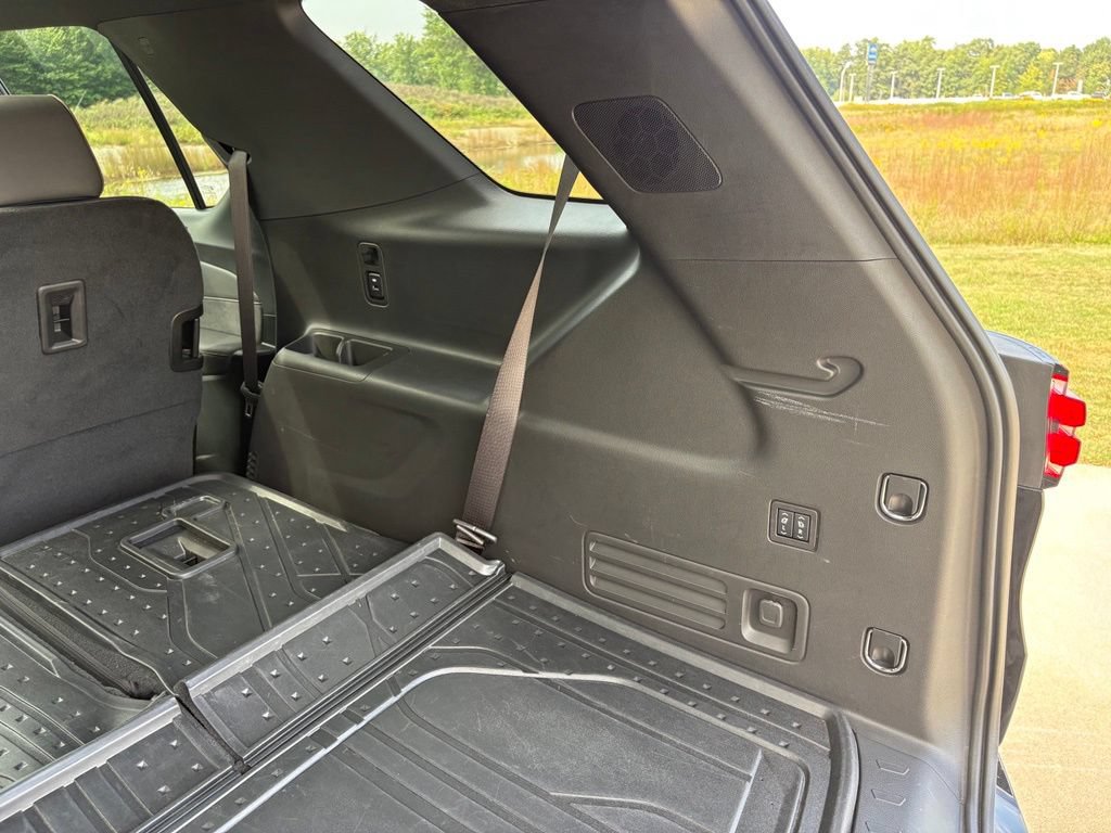 Used 2023 Chevrolet Traverse High Country AWD/4WD image 62