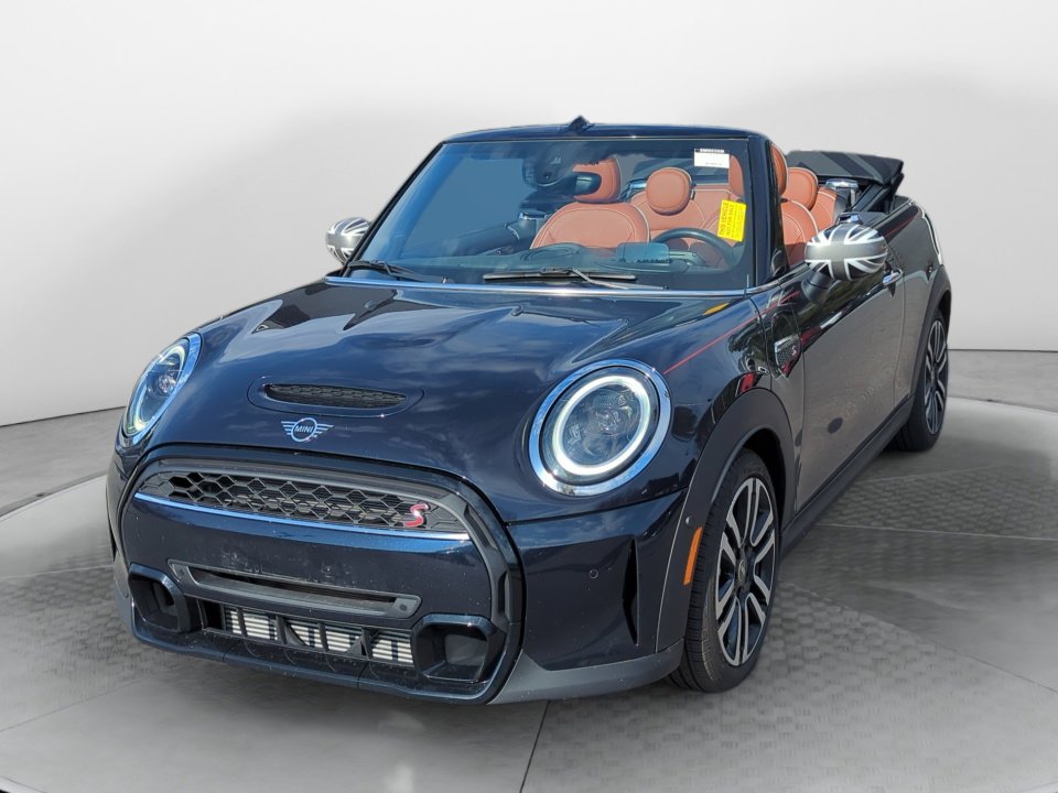 Used 2022 MINI Cooper S w/ Driver Assistance Package image 3
