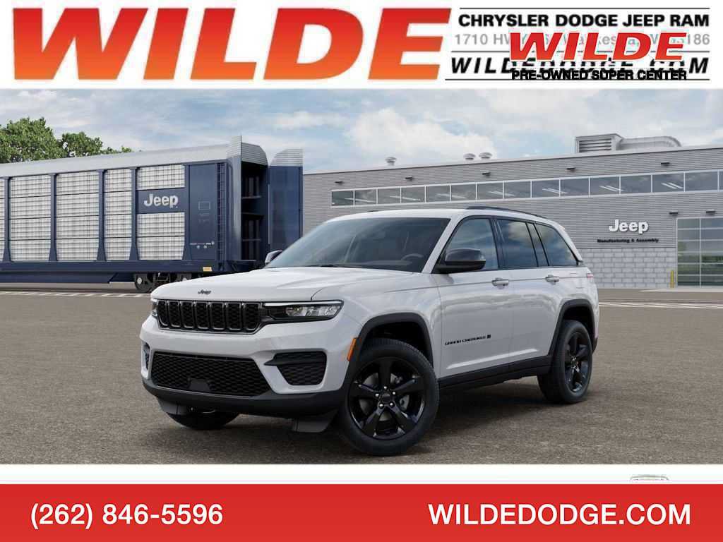 Certified 2025 Jeep Grand Cherokee Altitude AWD/4WD image 1