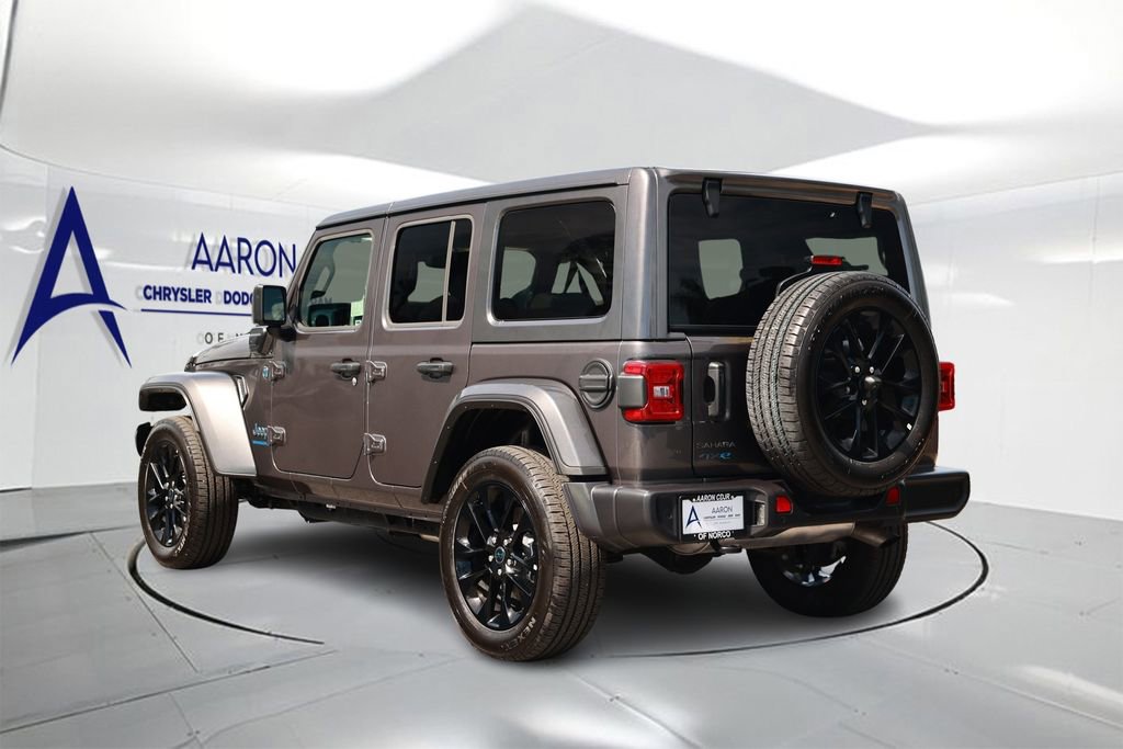 Used 2025 Jeep Wrangler Unlimited Sahara w/ Safety Group AWD/4WD image 2